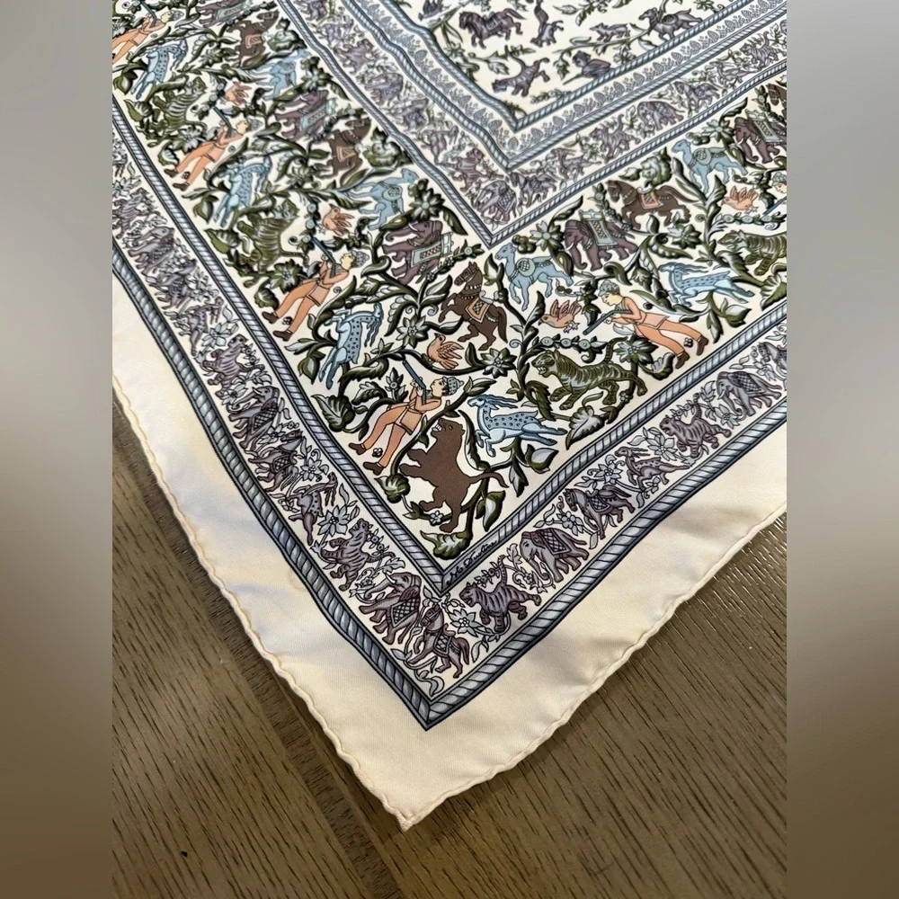 HERMES Carré géant silk silk scarf